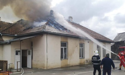 Spre deosebire de Şcoala Populară de Artă Baia Mare, şcoala din Văleni a scăpat de o grea încercare