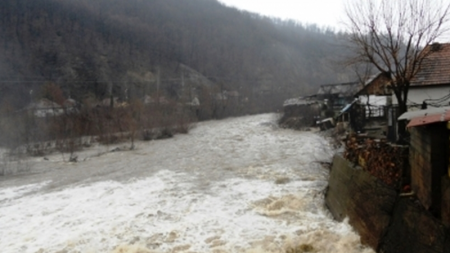 Risc de depășire a cotelor de pericol în bazinele hidrografice Iza și Vișeu