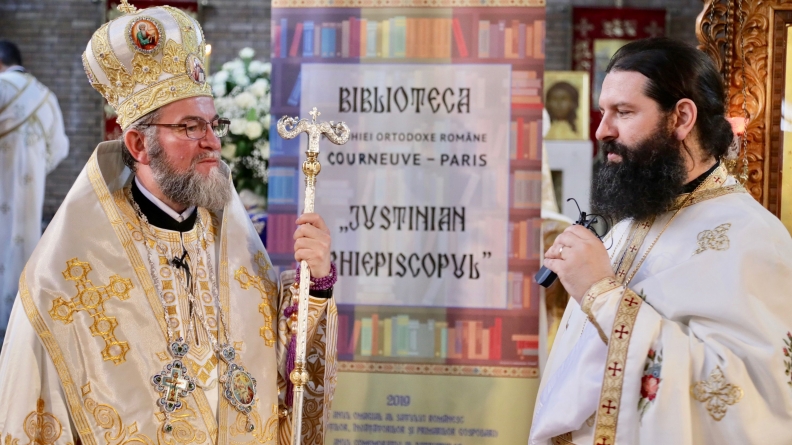 Spațiul bibliotecii românești din Paris ”Justinian Arhiepiscopul”, binecuvântat de Episcopul Iustin (GALERIE FOTO)