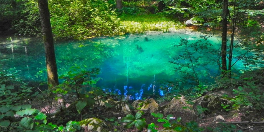 În perioada verii: Lacul Albastru din Baia-Sprie atrage ca un magnet turiștii