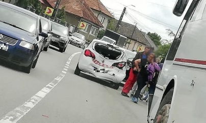 Accident cu un autocar și trei autoturisme în Lăpușel (GALERIE FOTO)