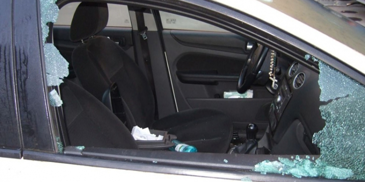 71 de furturi din mașini, în primele patru luni ale anului