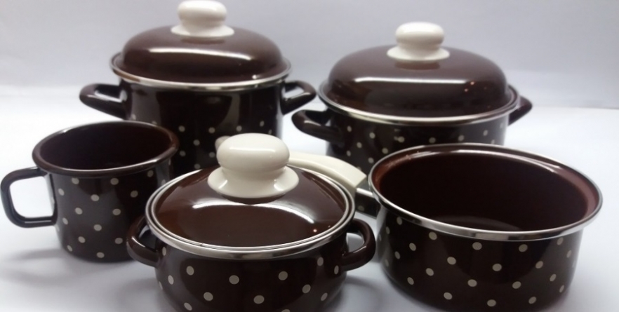 Un set de oale, oferit drept cadou, a costat…600 de lei