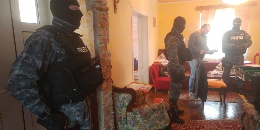 PERCHEZIŢII ÎN BAIA SPRIE. Maramureşeni implicaţi într-o reţea  internaţională ce introducea pe piaţa românească peşte impropriu consumului uman