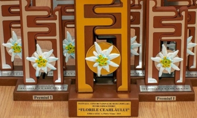 Cinci tineri interpreţi maramureşeni de muzică populară, premiaţi la un singur festival (VIDEO)