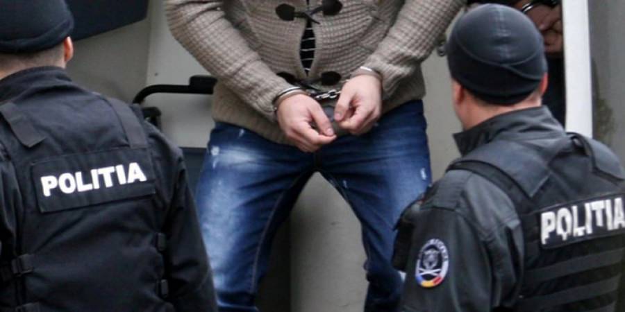 Un hoț urmărit național s-a aciuat la o stână de oi de lângă Şomcuta Mare