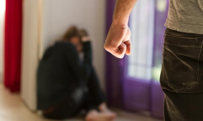 Soț agresiv, pus pe tușă pentru cinci zile