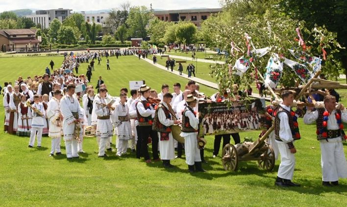 O paradă plină de culoare (GALERIE FOTO)