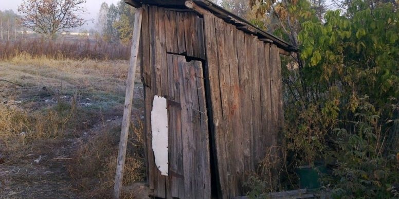 Tragedie într-o familie din Rona de Sus: tatăl mort, nora panicată, fiul intoxicat, totul din cauza gazelor de la fosa septică