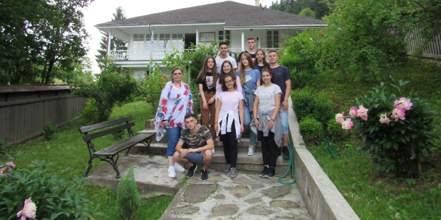 O echipă de la Colegiului Național ”Dragoș Vodă” din Sighet  descoperă comori românești  (GALERIE FOTO)