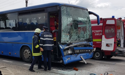 18 persoane din autobuz au ajuns la spital, după accidentul de ieri după masă