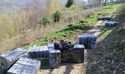De două ori mai multe țigări abandonate, decât cele găsite în două mașini