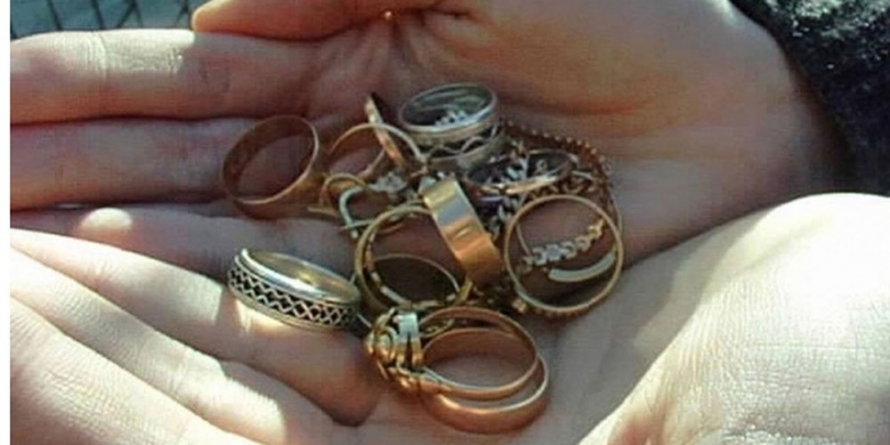 Țeapa prin metoda “pomelnicul”: te pomenești că nu mai ai bijuteriile