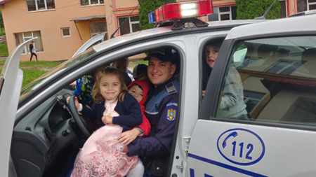 Polițiștii s-au întâlnit cu micuții din Vișeu de Sus și Târgu Lăpuș
