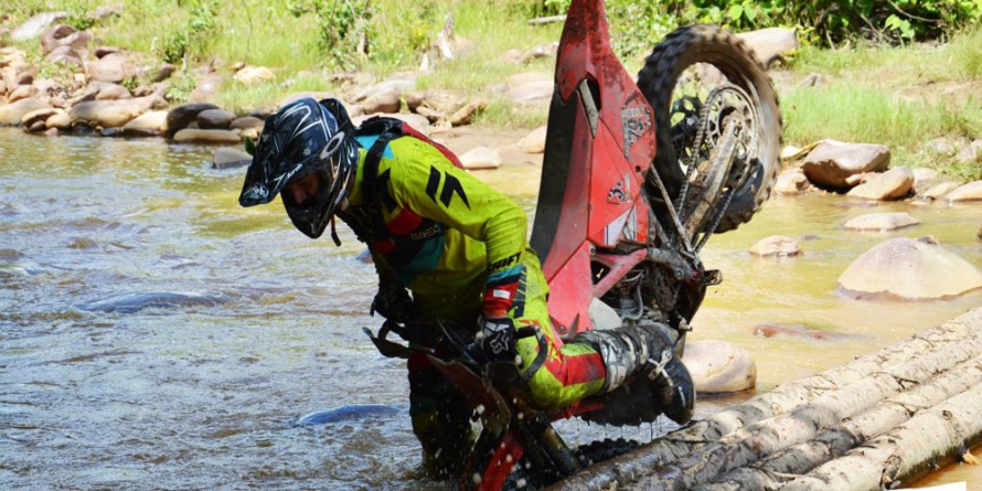 În Cavnic se desfășoară concursul „Hard Enduro Maramureş”
