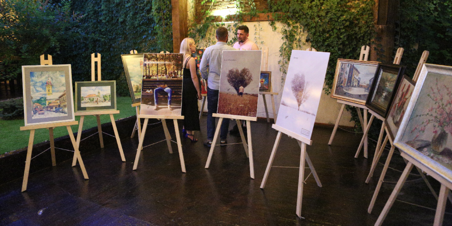 Gestul bun, comunicarea rea – sau metehne (acceptabile, dar nu la infinit) peste timp în politichia românească