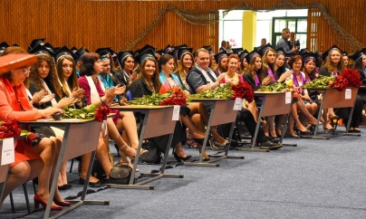 Studenții de la Facultatea de Litere, la cursul festiv (GALERIE FOTO)
