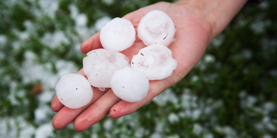 Cod roșu de grindină de mari dimensiuni în Suciu de Sus, Băiuț, Groșii Țibleșului