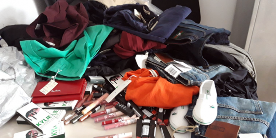 Sighetu Marmației: Mai multe articole de îmbrăcăminte contrafăcute au fost confiscate