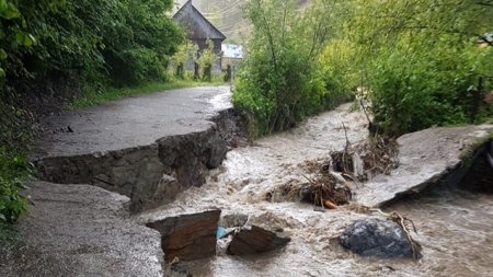 45 000 000 lei e valoarea pagubelor produse de furtuni și ploi în luna mai