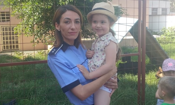 Cireșe ridicate cu mascații, taman de ziua unei fetițe care împlinea patru ani (GALERIE FOTO)