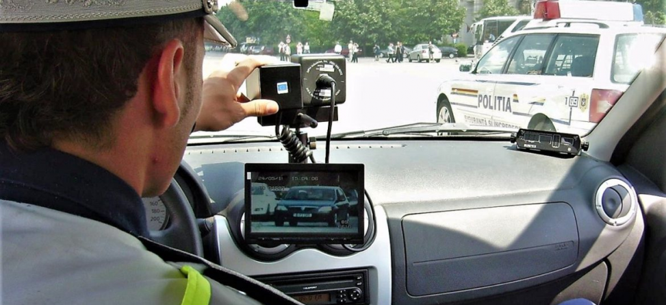 Acțiune pentru combaterea vitezei excesive; Polițiștii maramureșeni au dat zeci de amenzi în valoare de 40.000 de lei