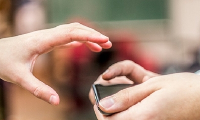 Minor care a furat telefonul unui alt minor