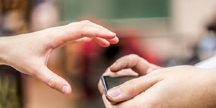 Reţinut pentru că a tâlhărit un minor