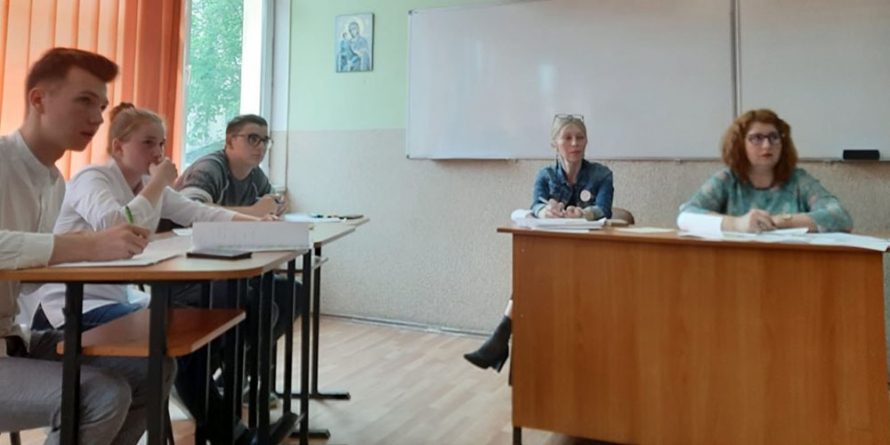 Maramureșeni la olimpiada națională de argumentare, dezbatere și gândire critică