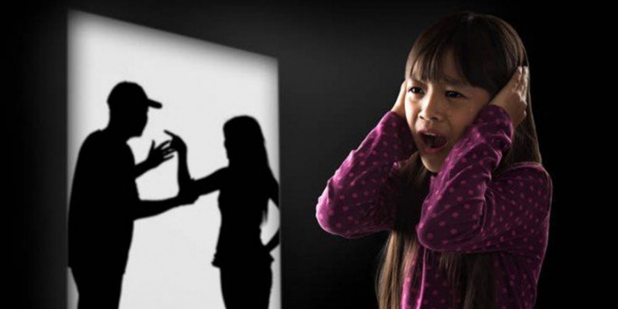 Scandal familial în care soția și fiica au fost agresate