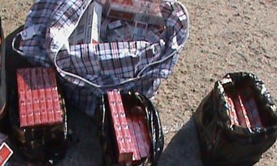 Doi contrabandiști de țigări au intrat la apă