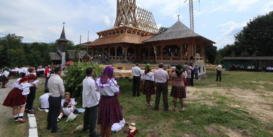 La Dragomirești, hram la mănăstire și binecuvântare pentru viitorul muzeu etnografic (GALERIE FOTO)