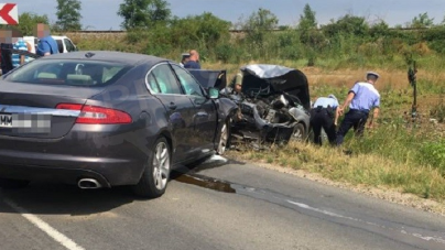 O șoferiță din Șomcuta Mare a scăpat cu viață, după ce mașina i-a fost lovită frontal de o alta, intrată pe contrasens