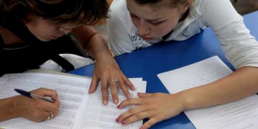 Începând de azi, absolvenții clasei a VIII-a își pot exprima opțiunile pentru repartizarea la liceu