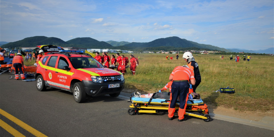 Aeronavă lovită de fulger, cu incendiu în partea din spate și aterizare forțată pe pista aeroportului băimărean (GALERIE FOTO)