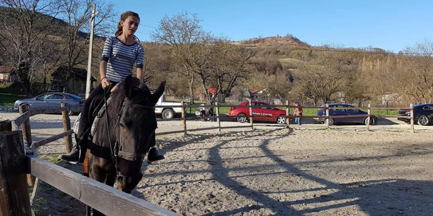 Tabere pentru copii la Centrul de echitație din Curtuiușu Mare