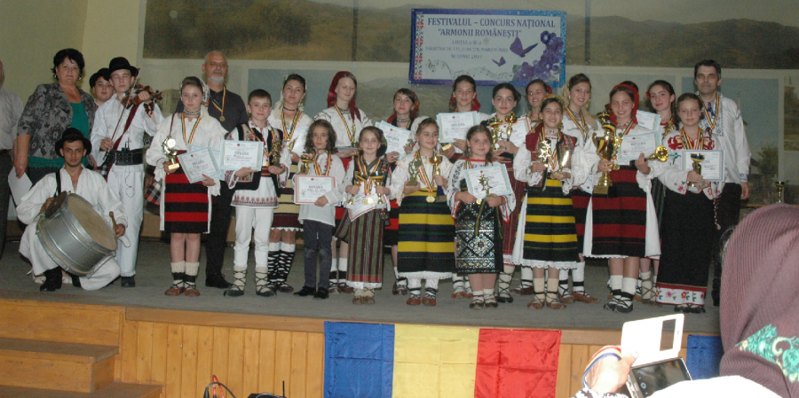 Maramureșeni premiați la Festivalul–concurs național „Armonii românești”