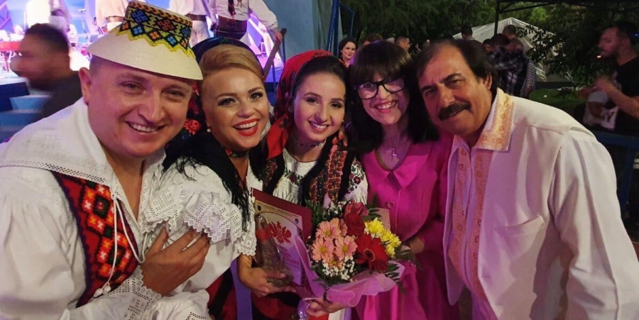 Borșeanca Silvia Timiș întâi a visat și apoi chiar a câștigat trofeul și premiul de 5000 de euro la festivalul internațional de folclor de la Brăila