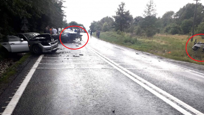 Grozăvii rutiere: BMW rupt în două, după o coliziune (GALERIE FOTO)