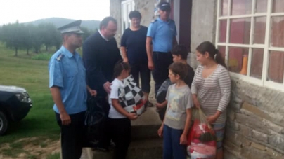 Jandarmii maramureșeni au venit în sprijinul unei familii cu 13 copii