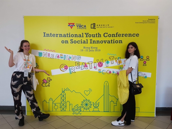 Două tinere voluntare din Maramureș au reprezentat România la conferința YMCA din Hong Kong