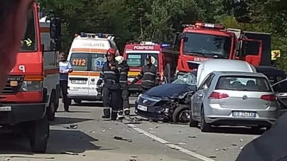 Pe DN 18 cel reabilitat: accident cu trei mașini, trei răniți și numeroase acuze spre acostamentul periculos al drumului
