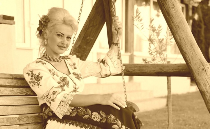 Cântăreața de muzică populară Anamaria Pop a murit într-un accident la Cicârlău