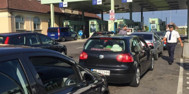 Românii fac coadă la frontieră, pentru a se întoarce la muncă în străinătate