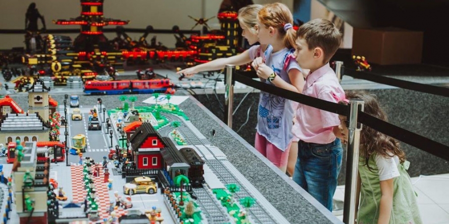 Expoziție lego la VIVO! Baia Mare