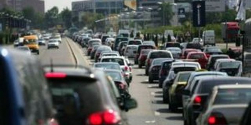 Guvernul taxează sărăcia: românii pedepsiți pentru că nu-și permit mașini noi