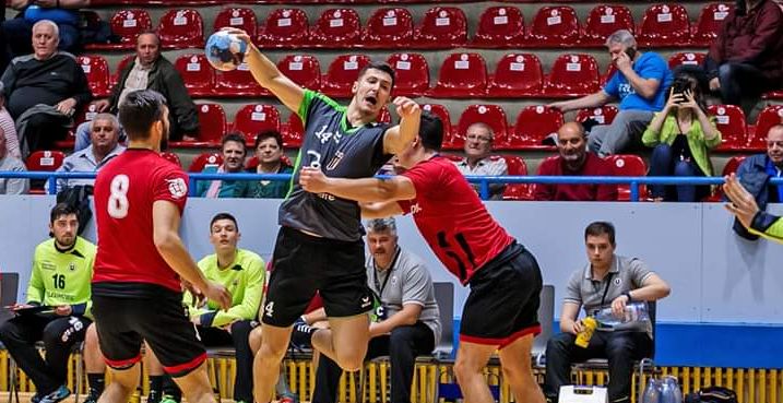 Două meciuri de handbal joi, în Polivalenta din Baia Mare