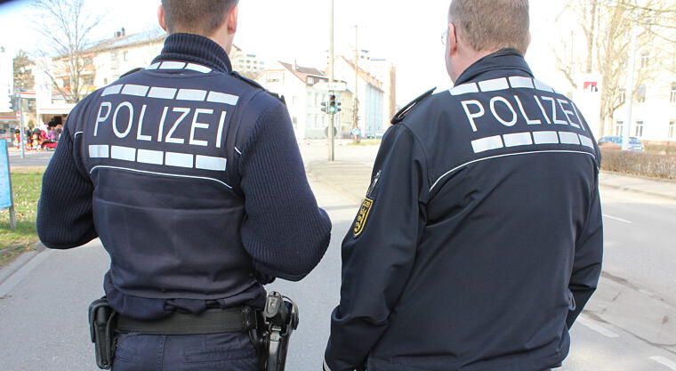 Un român a rănit, în Germania, un biciclist și trei polițiști și a încercat să sugrume câinele oamenilor legii
