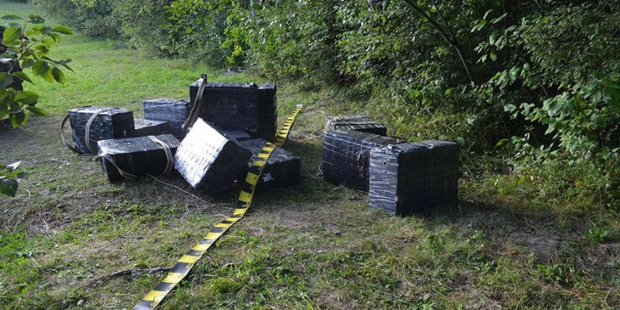 Țigări de contrabandă transportate cu drona, plus urmărire cu împușcături