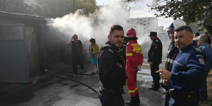 Două apartamente  și un garaj au luat foc în ultimele 24 de ore (GALERIE FOTO)